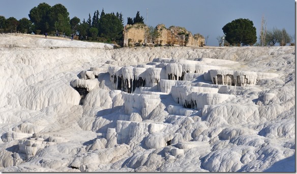 1184 die versinterten Becken nun aus de Nähe (1024x596)
