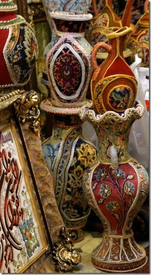 1278 mit gewobenem Teppich überzogene Vasen = sehr eindrucksvoll und zum Teil sehr schön (560x1024)