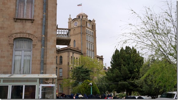 1301 das Stadtverwaltungsgebäude, dem Big Ben von London nachgebaut, aber nur ein drittel so hoch (1024x575)