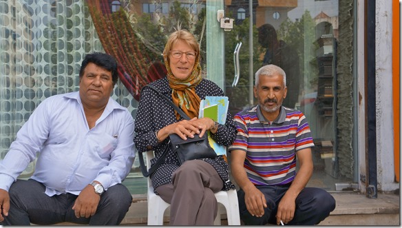 1715 die Helfer für Geldwechsel und Servicegarage zu finden, auch um gewisse Übersetzungen zu verstehen