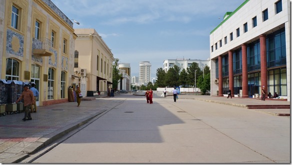 1763 die Prunkbauten in Ashgabat (1024x575)