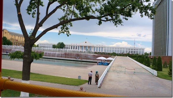 2020 ein Brunnen mit 7000 Wasserd&uuml;sen (1024x575)