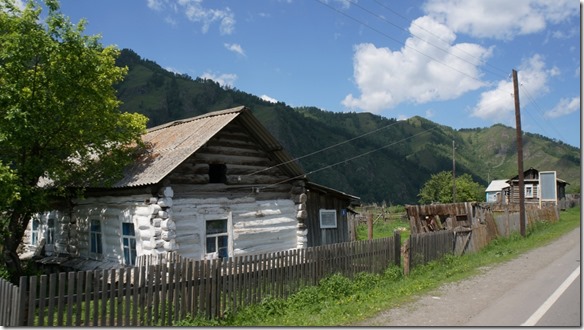 3135 Blockhäuser auf dem Weg zum Seminskij Pass  (1024x575)