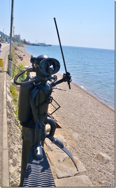 3241 Man muss schon eisern sein um im kalten Wasser des Baikalsees zu tauchen. Im Hochsommer 16 bis 18 Grad  (628x1024)