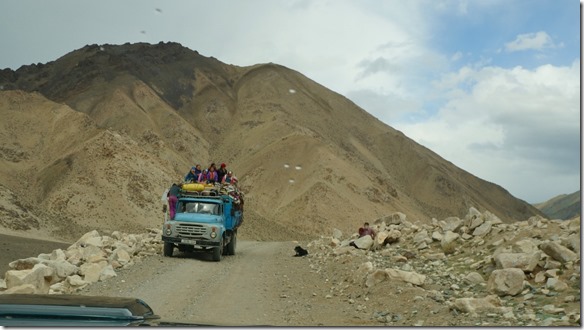 4004 Heute sind die Nomaden beim Umziehen motorisiert  (1024x575)