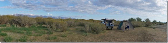 4020 Ein einziges Zelt in der weiten Ebene  (1024x260)