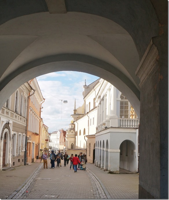 3701 Durchblick zur Altstadt in Vilnius  (861x1024)