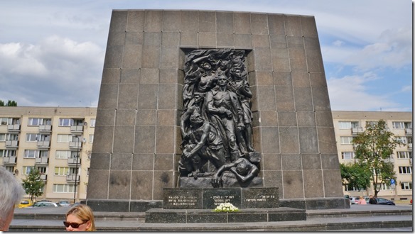 3739 Denkmal zum Aufstand der Juden im Ghetto  (1024x575)