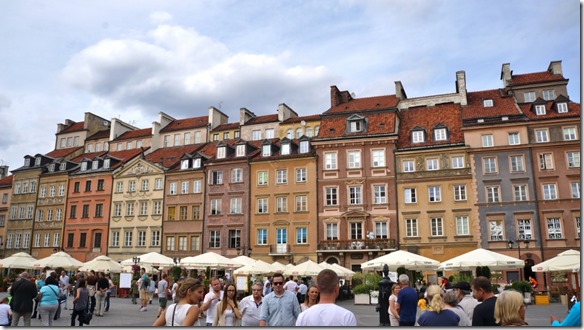 3752 Auf dem Marktplatz in der Altstadt von Warschau  (1024x575)