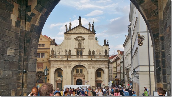 3925 Blick zur&uuml;ck Richtung Altstadt von der Karlsbr&uuml;cke aus (1024x575)