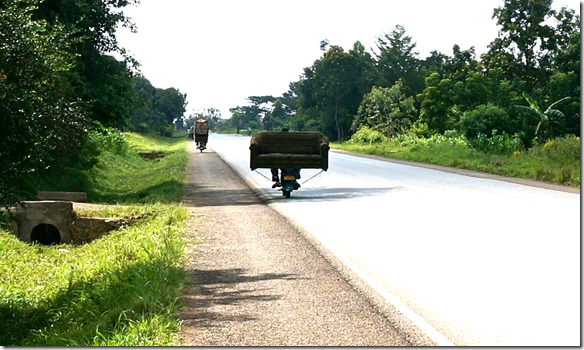 2211 wenn eine Polstergruppe gez&uuml;gelt werden muss kann man dies auch mit dem T&ouml;ff erledigen und zwar quer gepackt