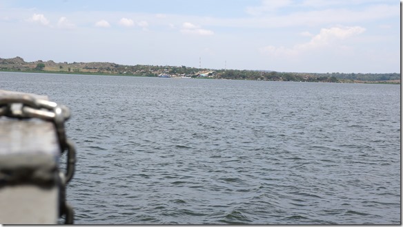 2267 man sieht das andere Ufer = Mwanzaseite