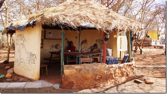 2328 unser Essplatz im Henry's Camp