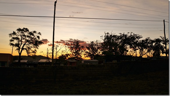 2346 Sonnenuntergang in Moyale