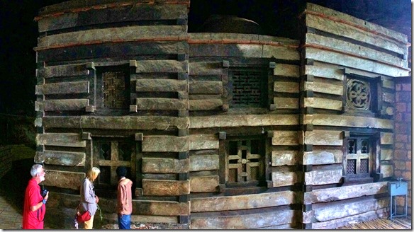 2589 der Aufbau der Kirche = Holz und Stein die in diesem &uuml;bers Jahr immer gleichen Klima nicht altern