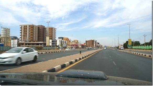 2739 die Anfahrt zu unserer nächsten Übernachtungsstädte = Blue Nile Sailing Club