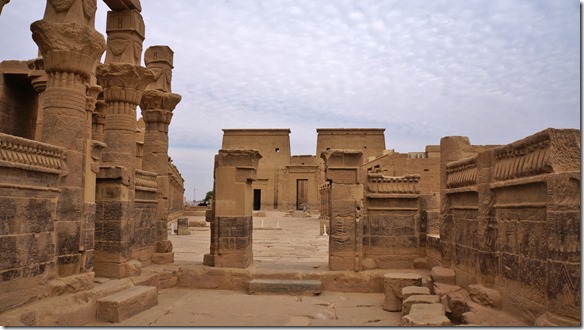 2850 der Aufgang zum Tempel