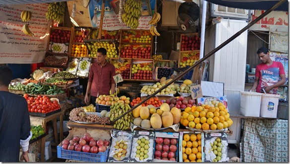 2882 Früchte frisch und schön präsentiert