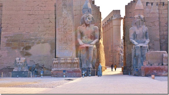 2958 Eingang zum Luxortempel