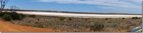 1251 wir sind an einigen Salzseen vorbeigekommen