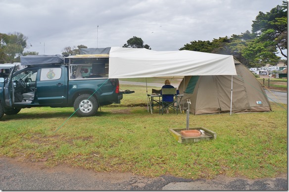 1410 das Regen resp. Sonnendach aufgestellt