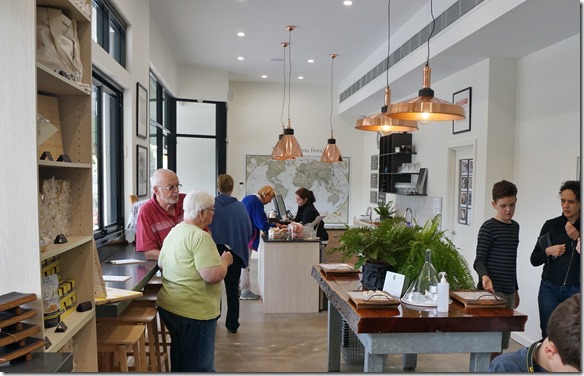 1569 auch K&auml;se wurde degustiert und nat&uuml;rlich von uns gekauft = Camambert der feinen Sorte