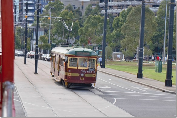 1738 das City Tram ist ein leicht historisches Gef&auml;hrt