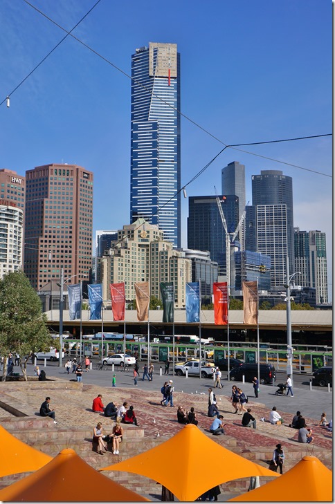 1741 Ausblick auf die Skyline vom Federation Square