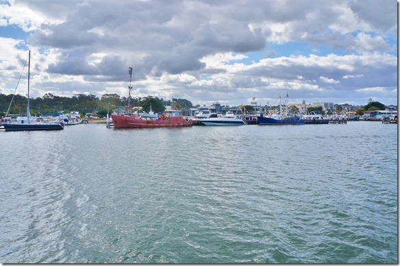 1817 zum teil sind recht grosse Fischerboote im Hafen