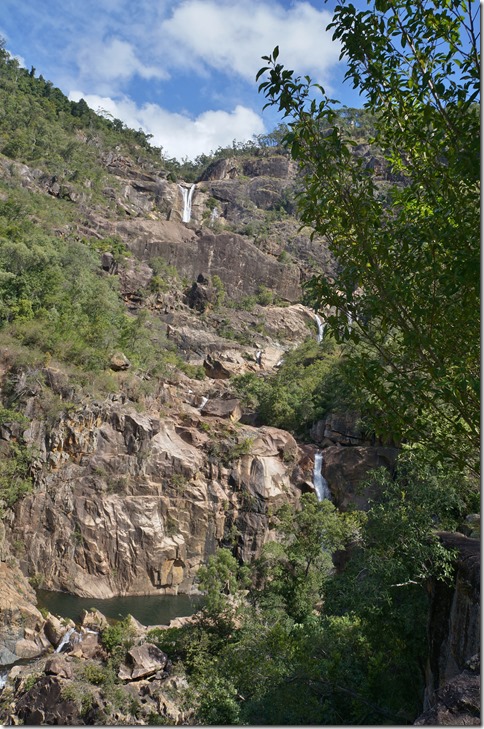 2604 B hier sind irgendwo ein paar Toristen am klettern