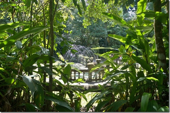 2646 wenn man alles anschaut aus der N&auml;he sieht man den unaufhaltbaren Verfall, denn der Erbauer hat Sand aus dem nahen Fluss genommen und der enth&auml;lt Mineralien die das eingebaute Eisen zerrst&ouml;ren