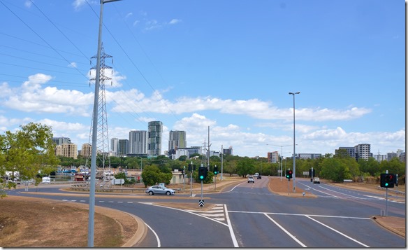 2882 die Skyline von Darwin (nicht so Prozig wie diejenigen der andernaustralischen St&auml;dte aber mit mehr Charm und Stil)