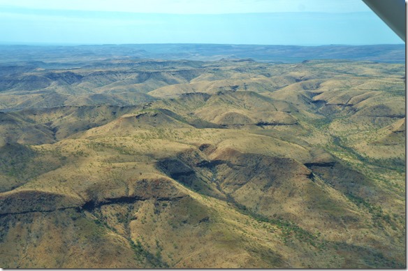 3034 die Landschaft ist von nun an zerklüftet
