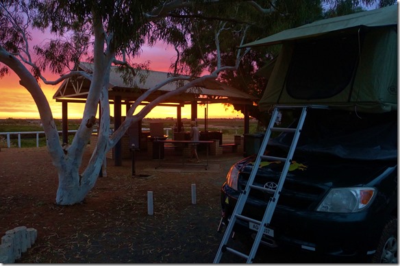 3354 der Campingplatz liegt wunderschön über einem Fluss