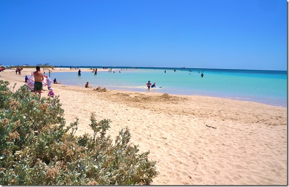 3428 Coral Bay die Badebucht neben dem Campingplatz