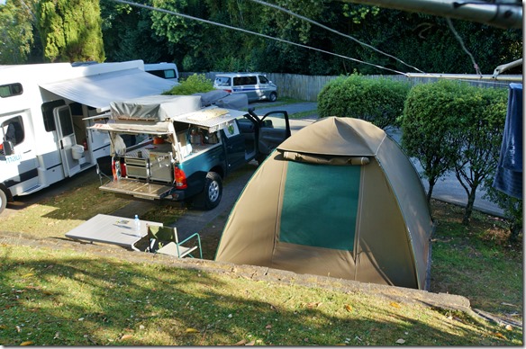 1013 der Stellplatz ist nicht gross, aber ideal gelegen = kurz in die Stadt und auf den Flughafen