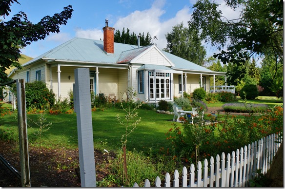 1162 hier haben wir Bruce und seine Frau kennengelernt. Er ist Chef der Tauchpoliei in Wellington . Wir werden ihn auf dem Rückweg besuchen