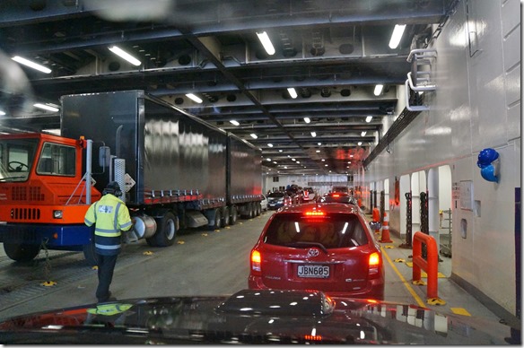 1304 reinfahren und an Bord das Auto für die Ausfahrt kehren