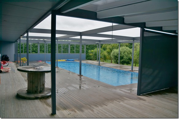 2112 das Haus mit riesigem Pool vor den Wohnräumen ist ein richtiges Bijou