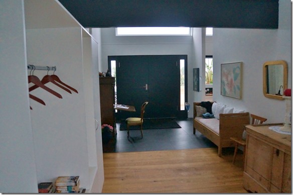 2126 der Eingangbereich, so breit dass Luciano mit dem Stapler durchfahren kann