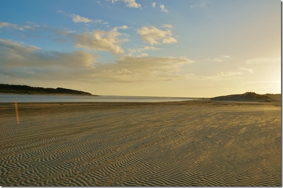 2167 ein Spaziergang der Beach entlang in der Abendsonne 