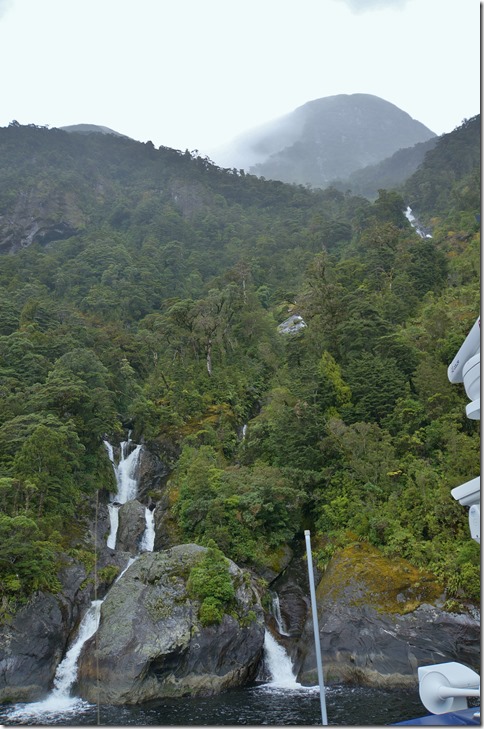 2374 obwohl die Berghänge stark verhangen sind ist dieser Sound sehr eindrücklich