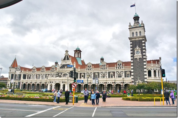 2412 der malerische Bahnhof von Dunedin