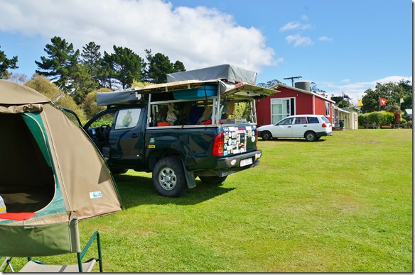 2419 auf dem Kiwi Campingplatz in Hampden bei den Moeraki Boulders (ich war mit Cedric schon hier = Platzwart ein Basler)