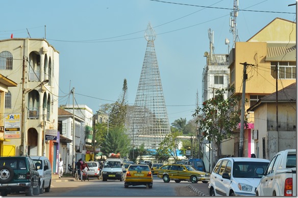 a1272 irgend ein Monument, wenigstens nicht so prozzig wie in Russland