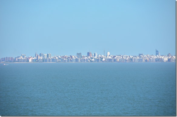 a1716 Montevideo unser Bestimmungshafen, aber zurest m&uuml;ssen wir noch weiter in den Rio del Plata nach Zarate fahren um dort Ladung zu l&ouml;schen