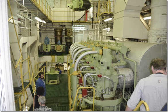 a1513 Ein- und Auslasse sind an diesem Motor oben