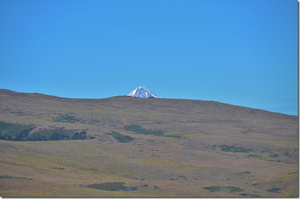 a2263 auf dem Rückweg. Wir sind nicht ganz hingefahren, denn Berge sind immer schöner zu betrachten von unten oder Ferne, denn wenn man draufsteht sieht man ihn nicht