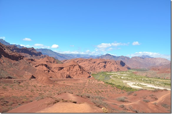 a2437 bis auf blau sind alle Farben vertreten und passen fantastisch zusammen 