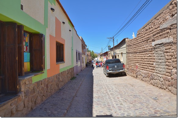 a2469 die Strassen hier sind sehr eng und alle mit Kopfsteinpflaster